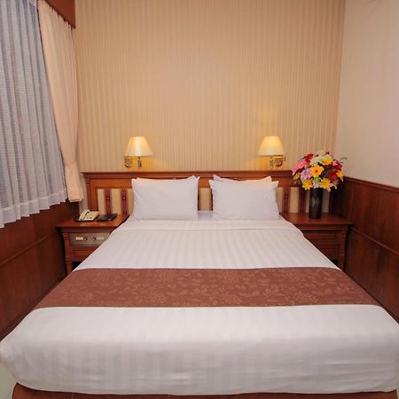 Sapta Nawa Resort 1 Gresik Buitenkant foto