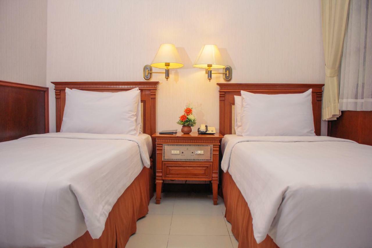 Sapta Nawa Resort 1 Gresik Buitenkant foto